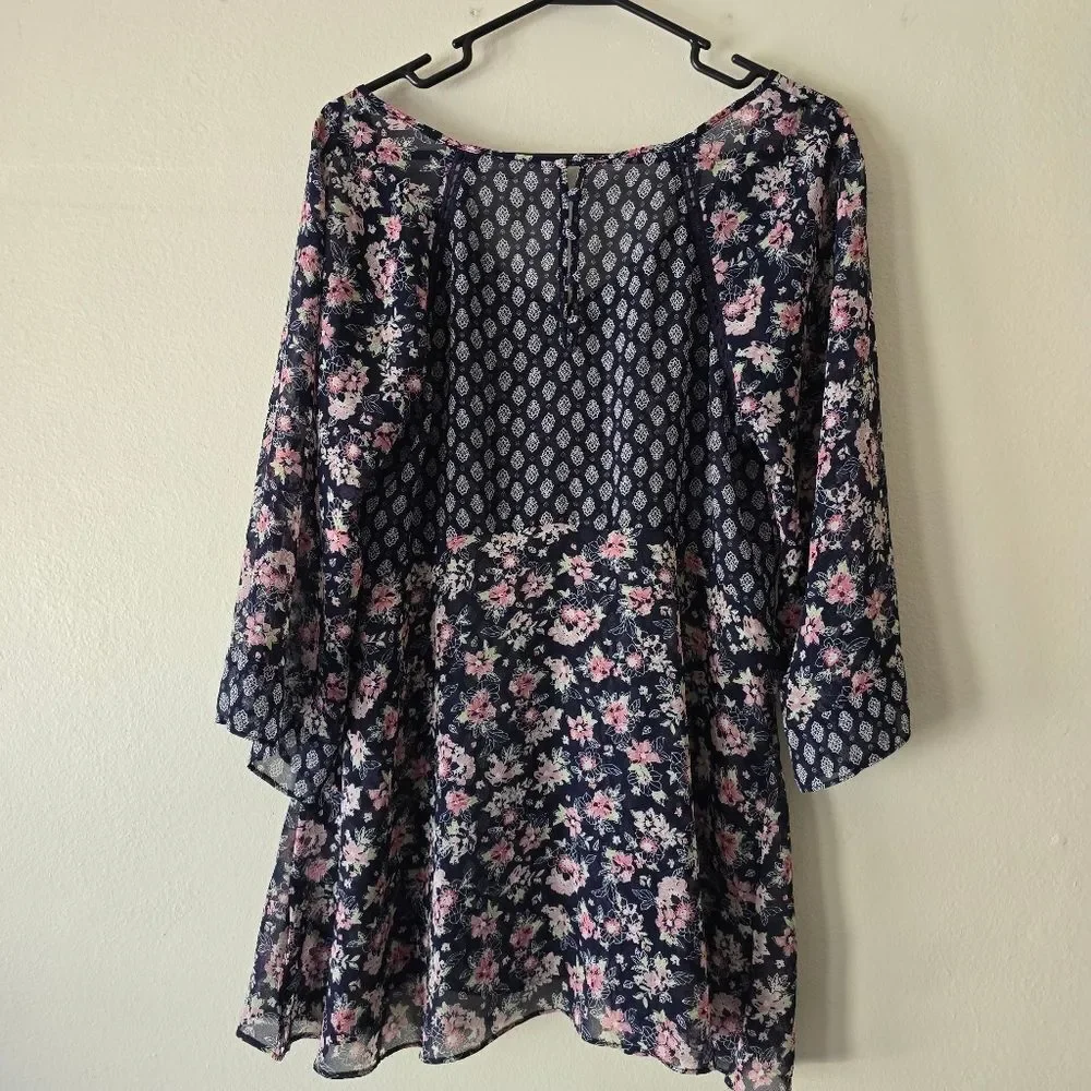 JESSICA SIMPSON MATERNITY Floral Navy Sheer Blouse Short Sleeve Size Small - Picture 13 of 16